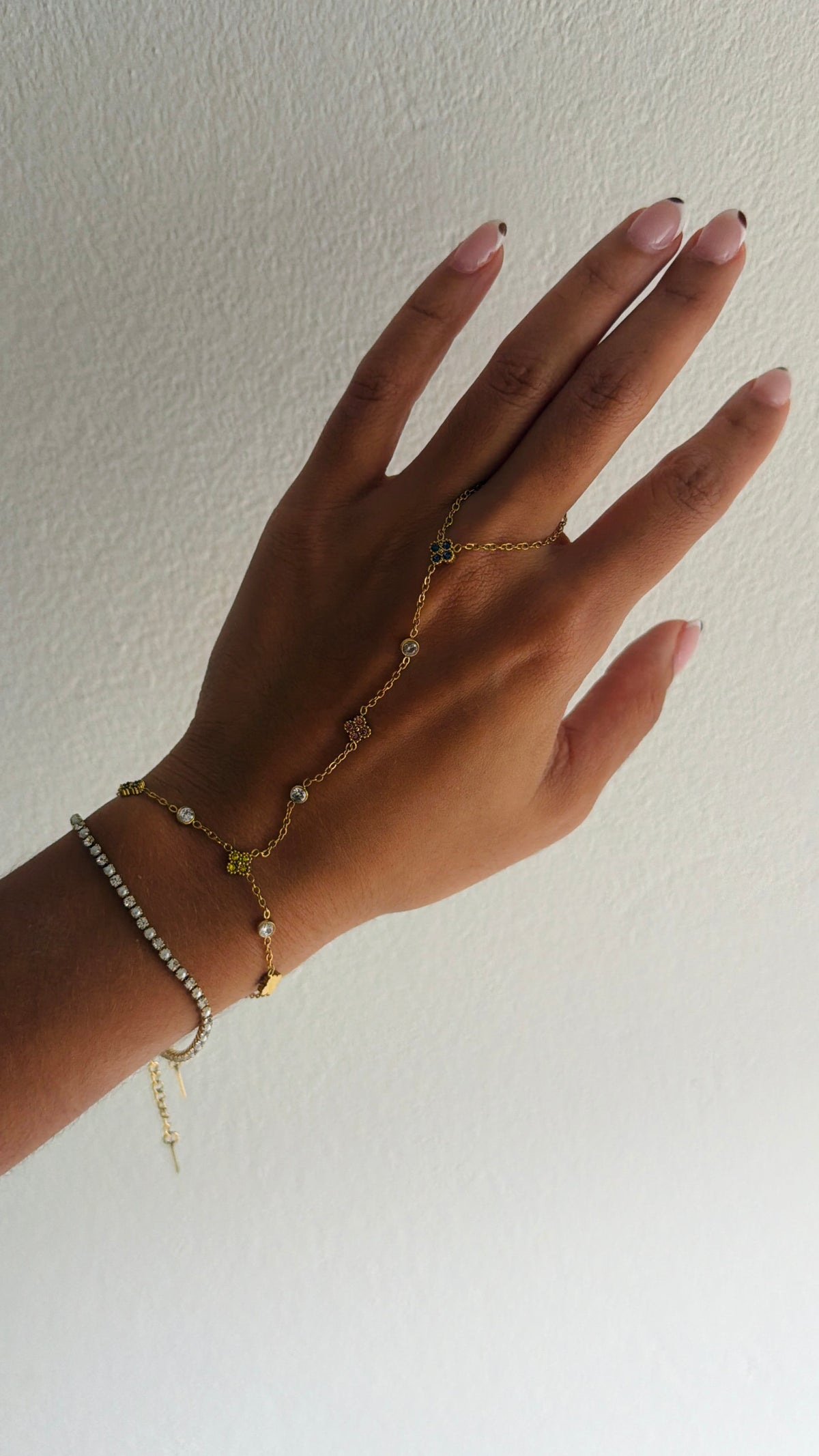 Cleef Handchain